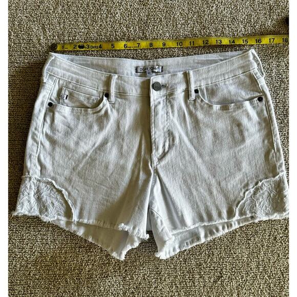 Dear John Lillie Frayed hem Cut Off Denim Jean White Embroidered Shorts Size 30 - Picture 10 of 16